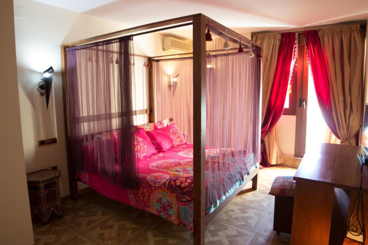 Hostal Mont Royal Аліканте Екстер'єр фото