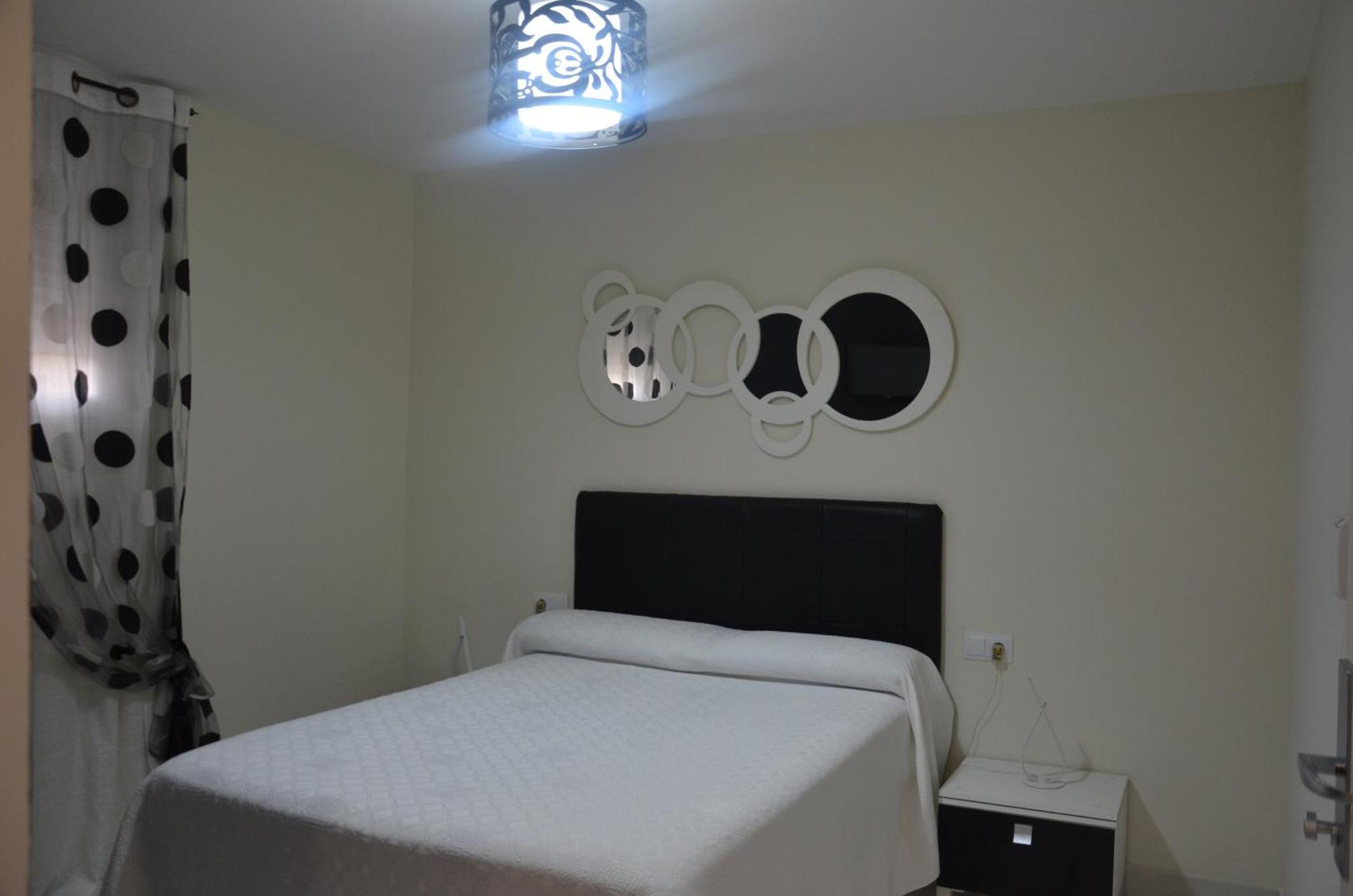 Hostal Mont Royal Аліканте Екстер'єр фото